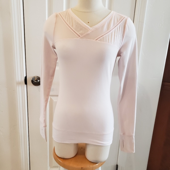 lululemon athletica Tops - Lululemon size 4 Just Breathe Long Sleeve Top Parfait
